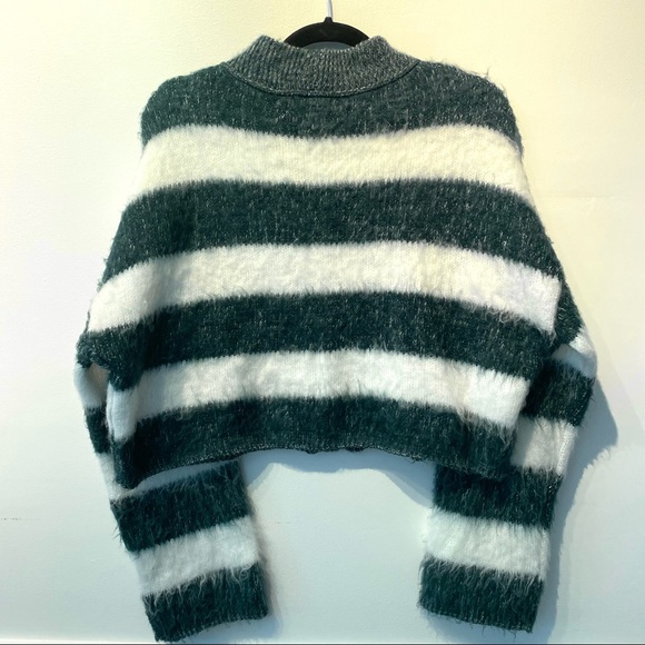 Cropped Fuzzy Striped Sweater - Picture 2 of 3